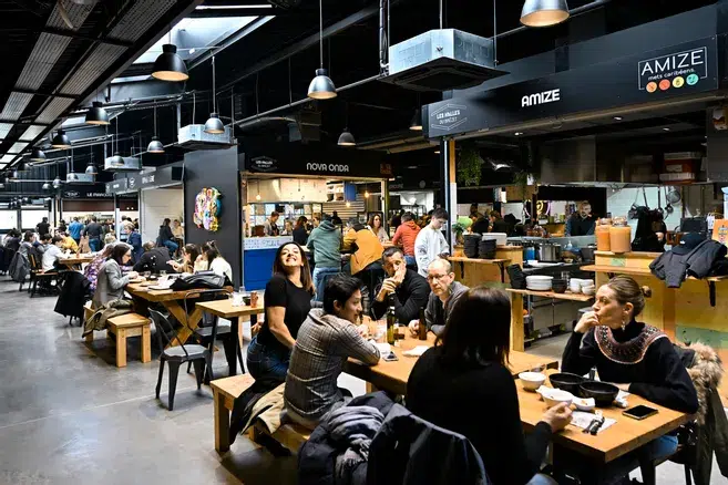 Les Halles du Brezet, le lieu gourmand pour partager un repas en famille