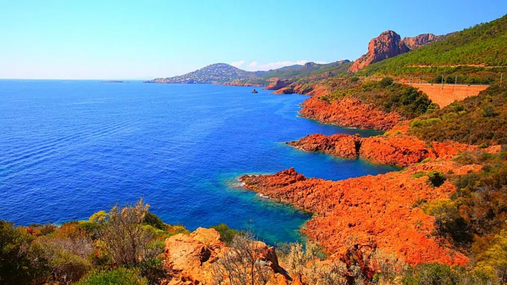 Le massif de l’esterel, l’un de plus bel endroit de la région à visiter en famille